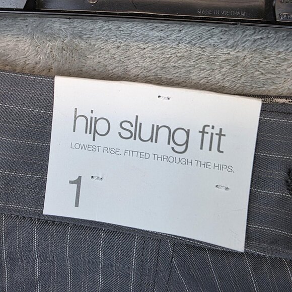 Gap Shorts Womens 1 Gray Pinstripe Hip Slung Fit Dress Bermuda Low Rise Stretch - Picture 10 of 13